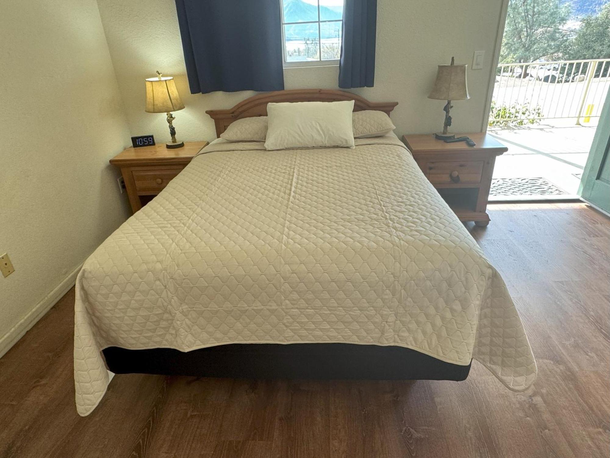 Barewood Inn & Suites Wofford Heights Экстерьер фото